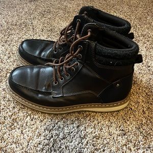 Men's size: 8 1/2 used casual boots
